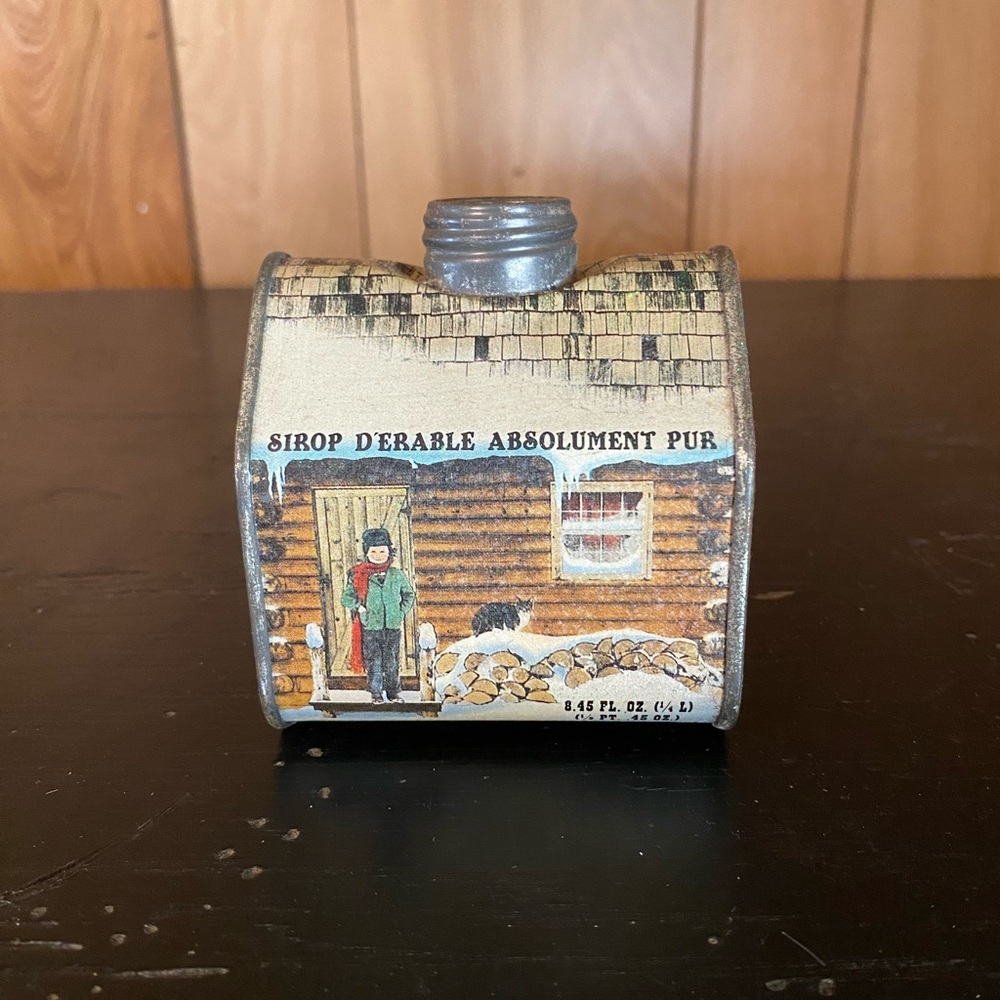 Vintage New England Container Co. Log Cabin Maple Syrup Tin Empty, No Lid